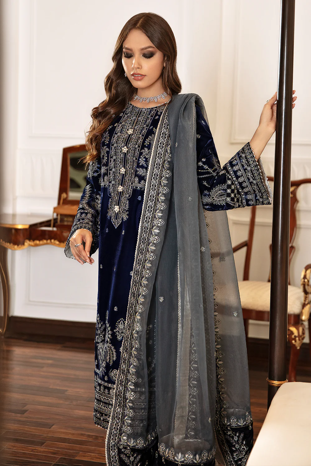 Baroque Blue Formal Collection Velvet Replica - Image 3