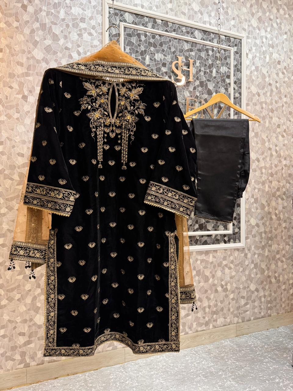 Shrenz 3 Piece Stitched Velvet Pret Collection