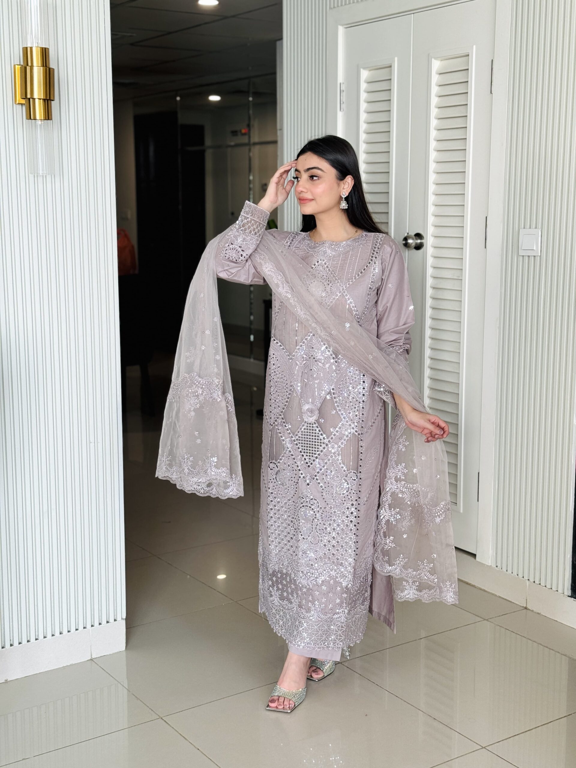 Shrenz 3 Piece Stitched Lawn Pret Collection - Image 4