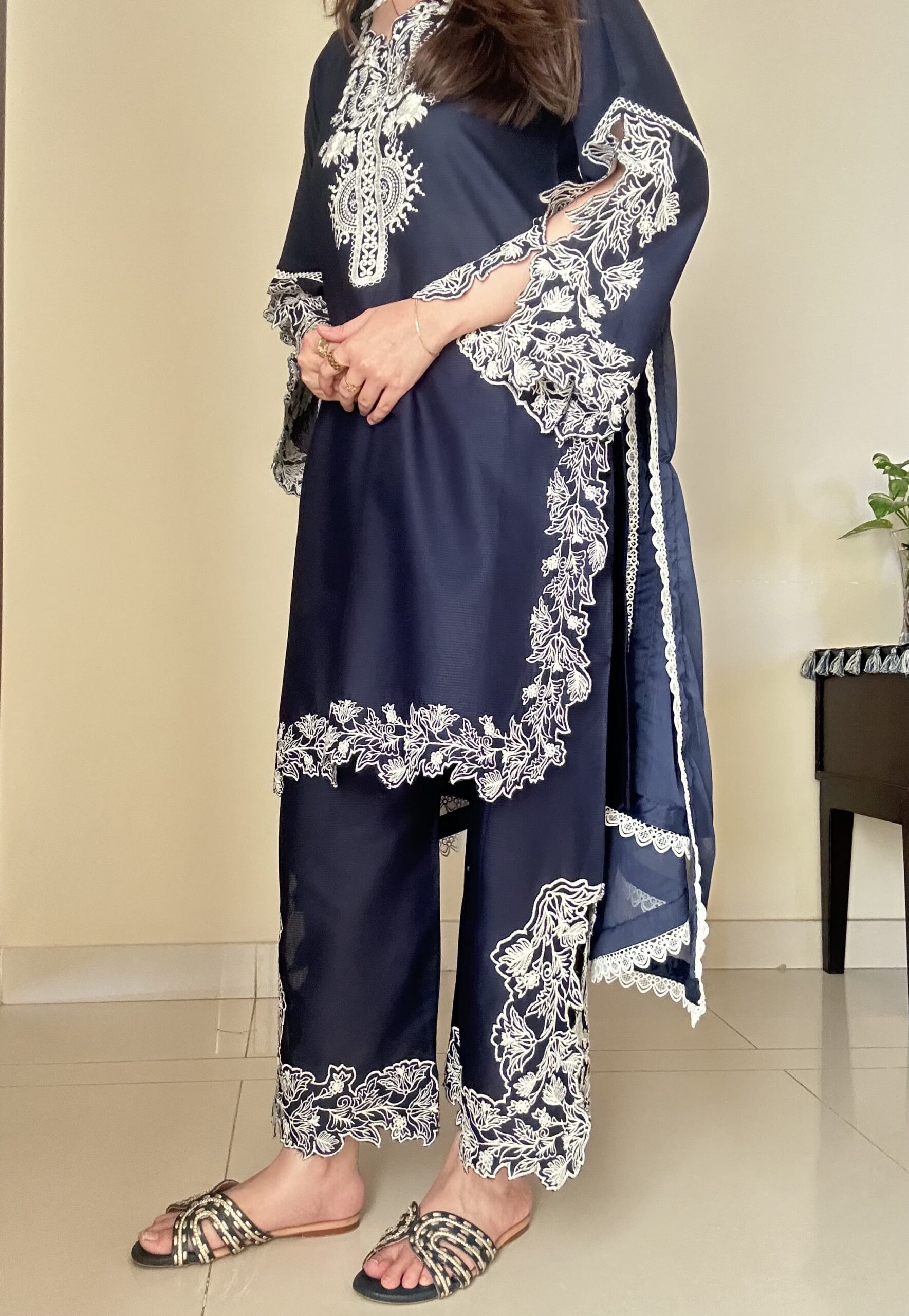 Shrenz 3 Piece Stitched Lawn Pret Collection - Image 2