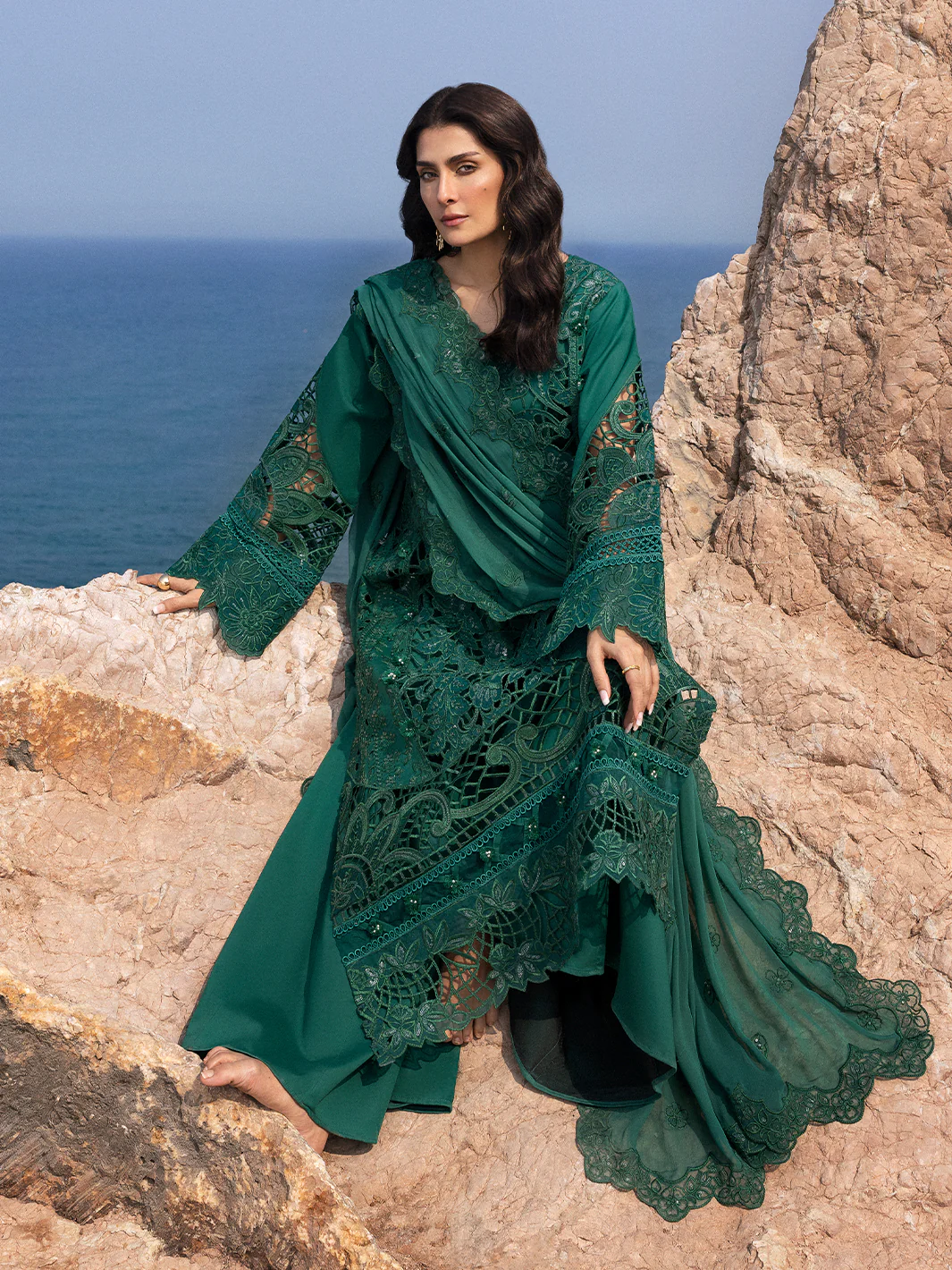 Mahnur Bottle Green Luxury Lawn Collection Replica - Image 4