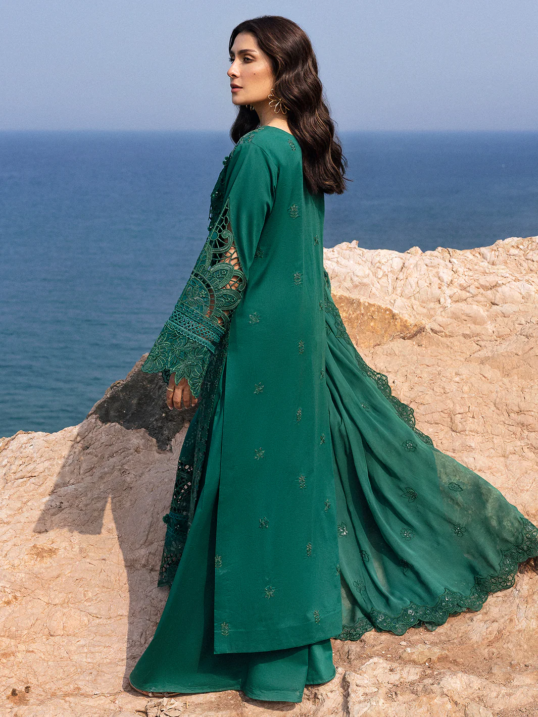 Mahnur Bottle Green Luxury Lawn Collection Replica - Image 3