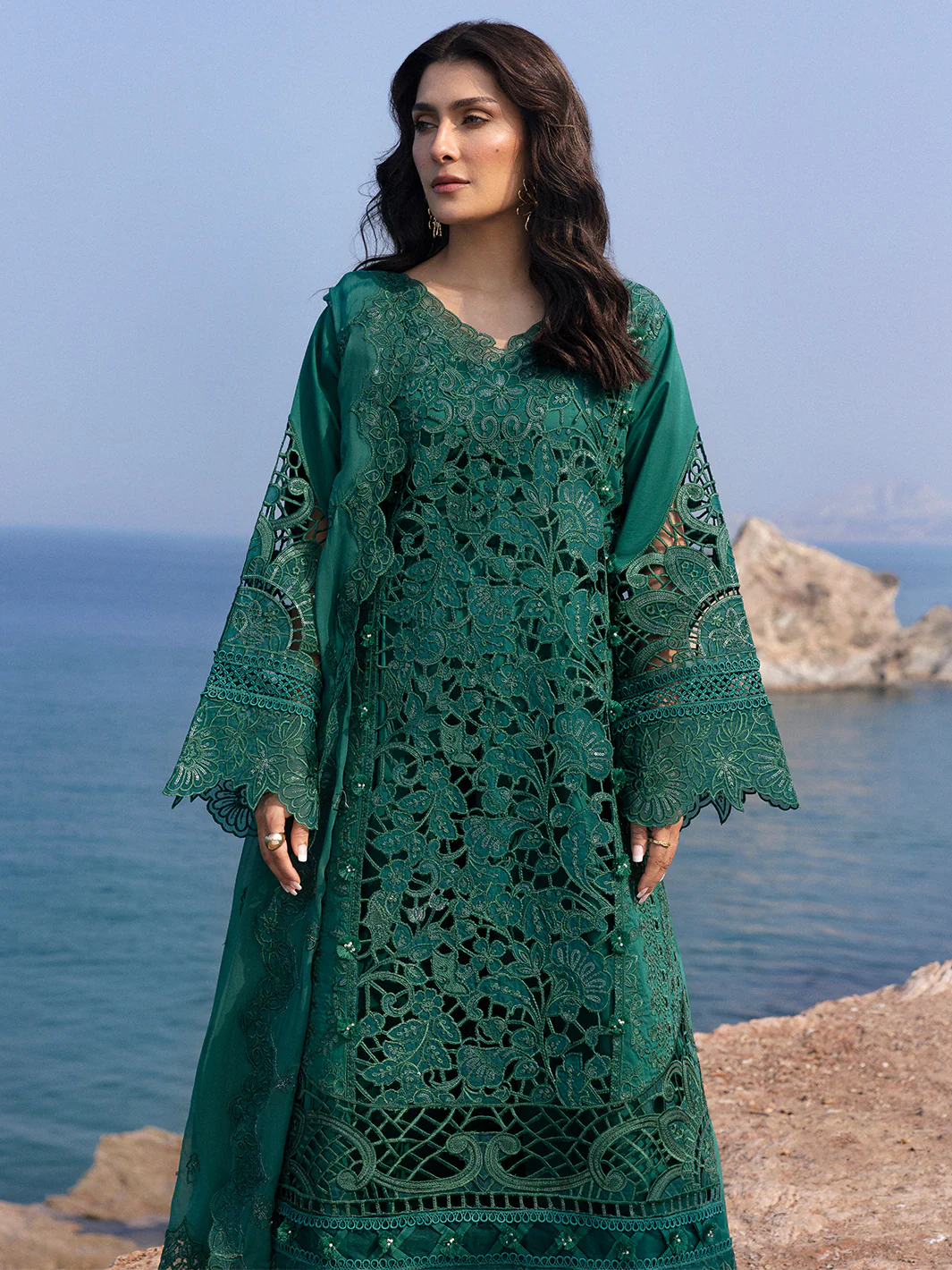 Mahnur Bottle Green Luxury Lawn Collection Replica - Image 2