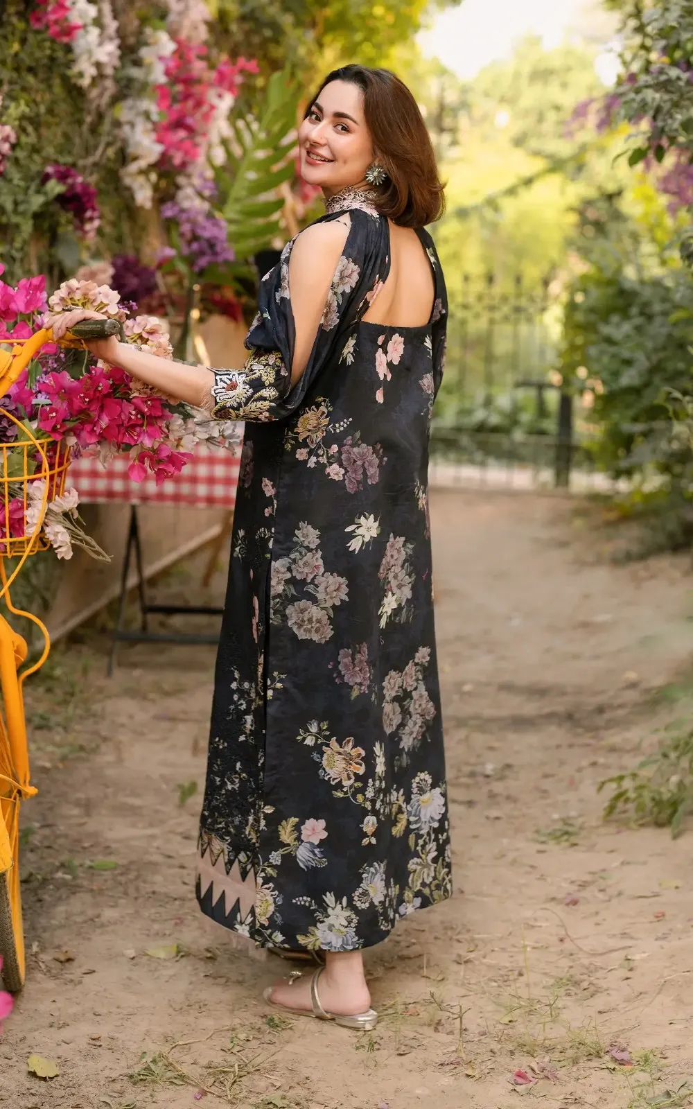 Asifa & Nabeel Blue Digital printed Lawn Collection Replica - Image 2
