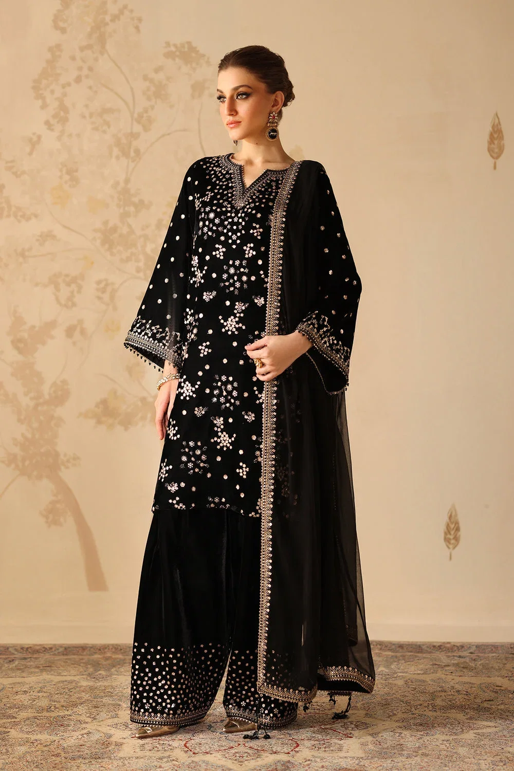 Baroque Jet Black Velvet Collection Replica