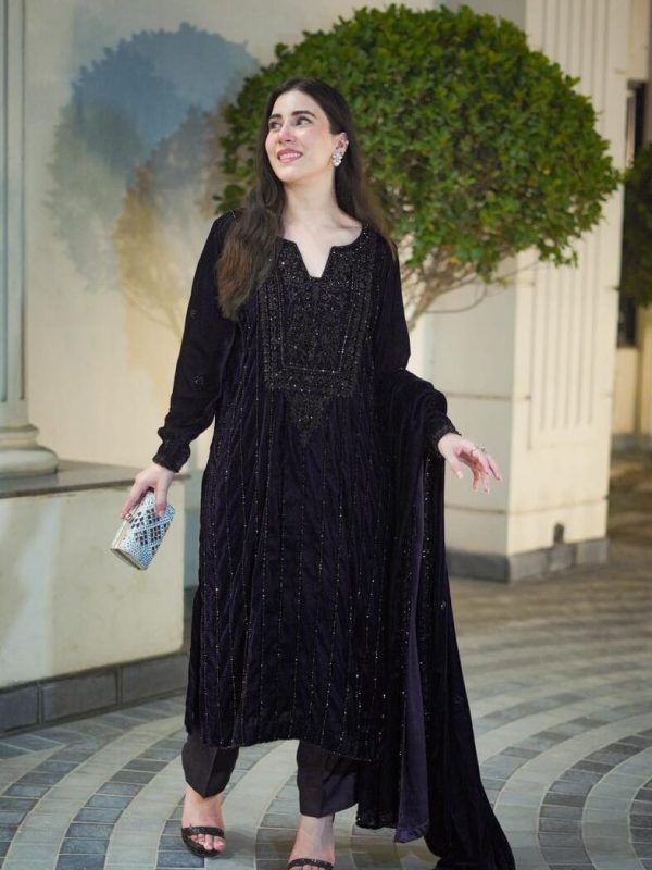Aneela's Purple Formal Velvet Collection Replica