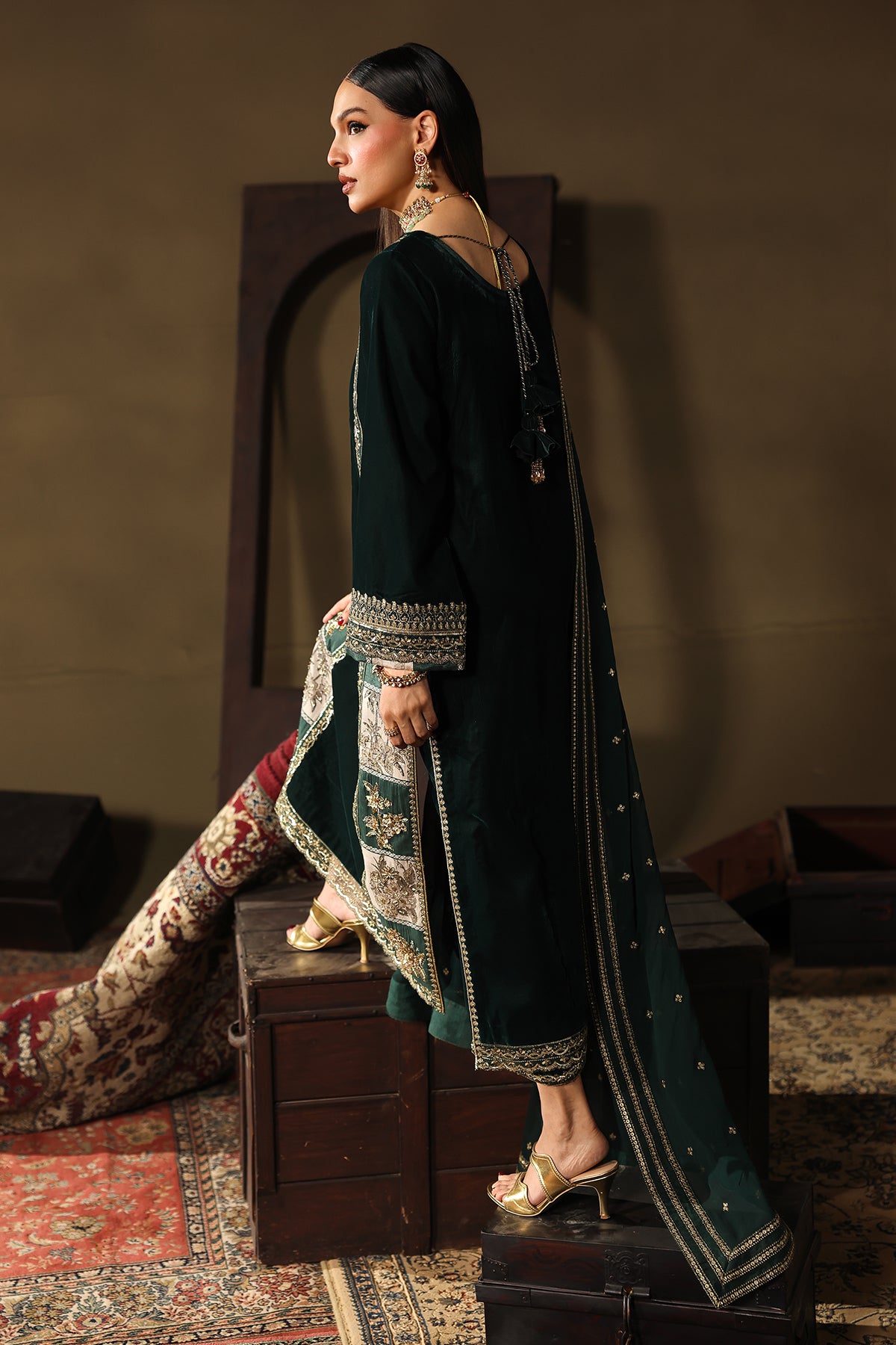 Charizma Bottle Green Winter Collection Velvet Replica - Image 2