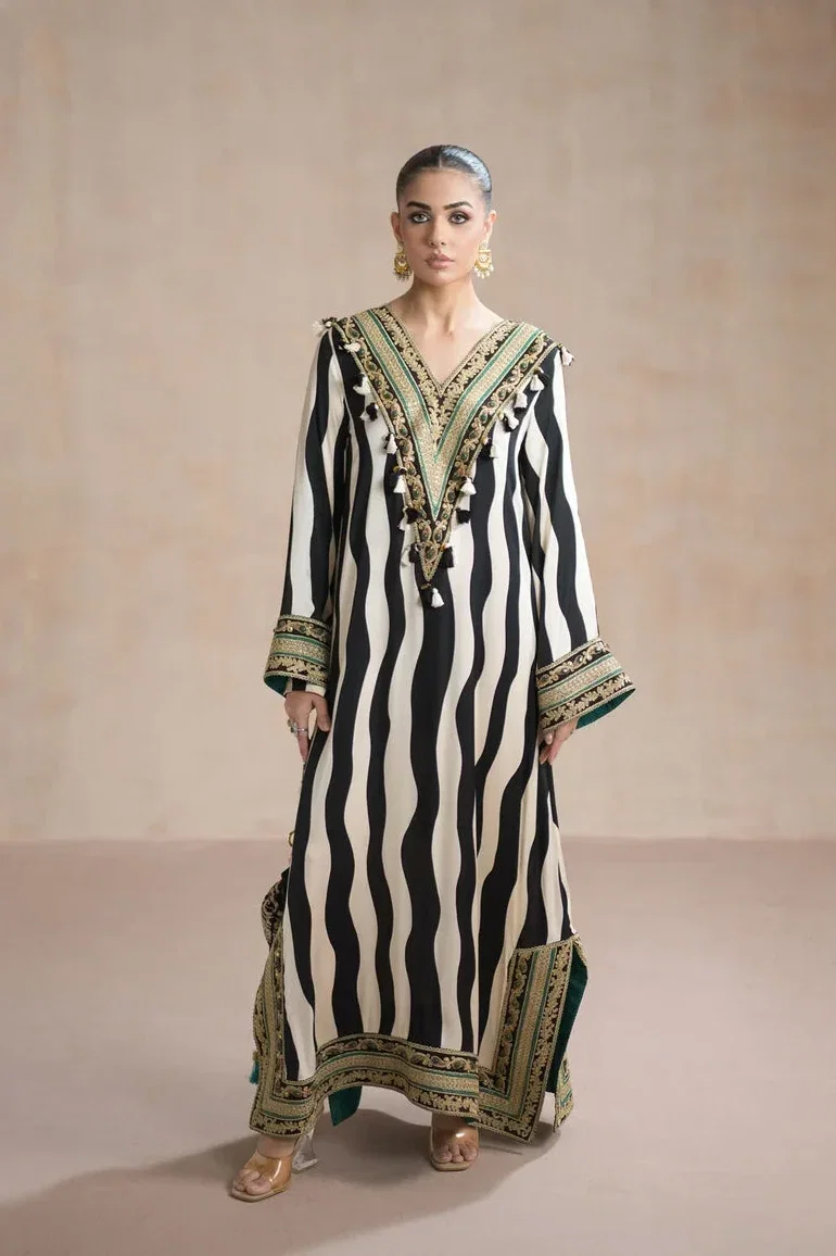 Amara & Sara White Digital Printed Silk Collection Replica
