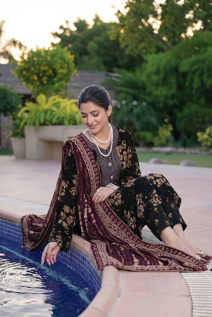 Aneela's Black Luxury Printed Lawn Collection Replica - Image 3
