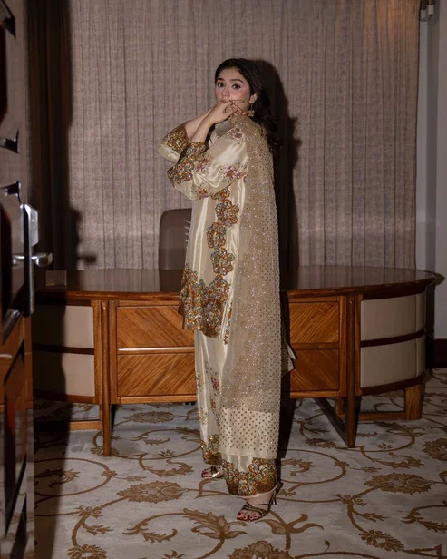 Alternative view of Muse Skin Formal Collection Raw Silk Replica