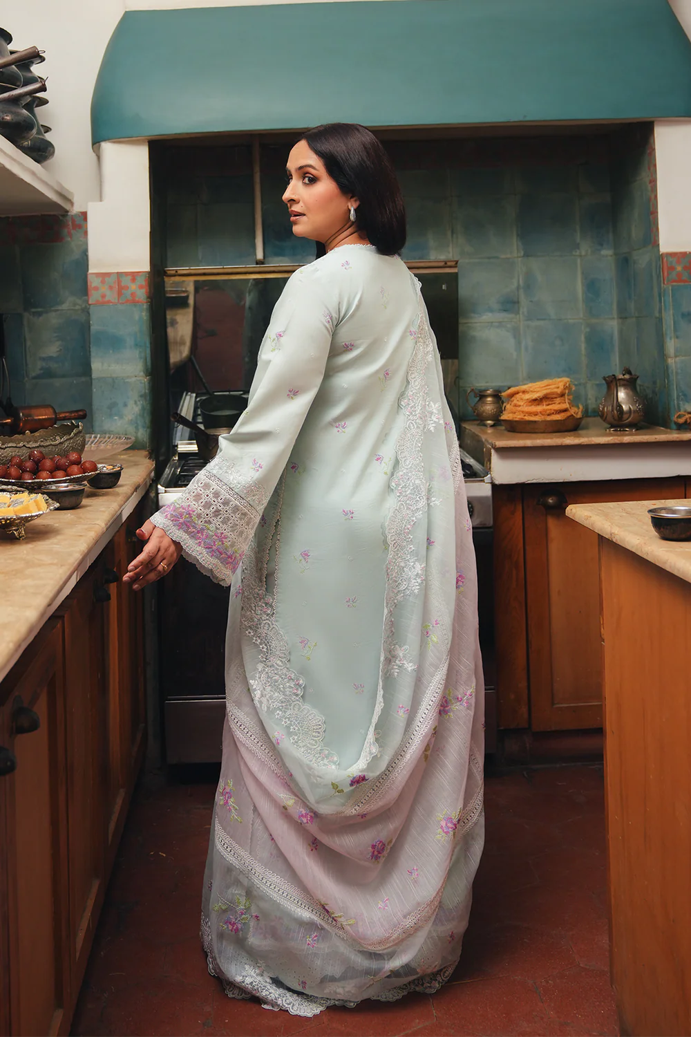 Afrozeh Grey Luxury Lawn Collection Replica - Image 2