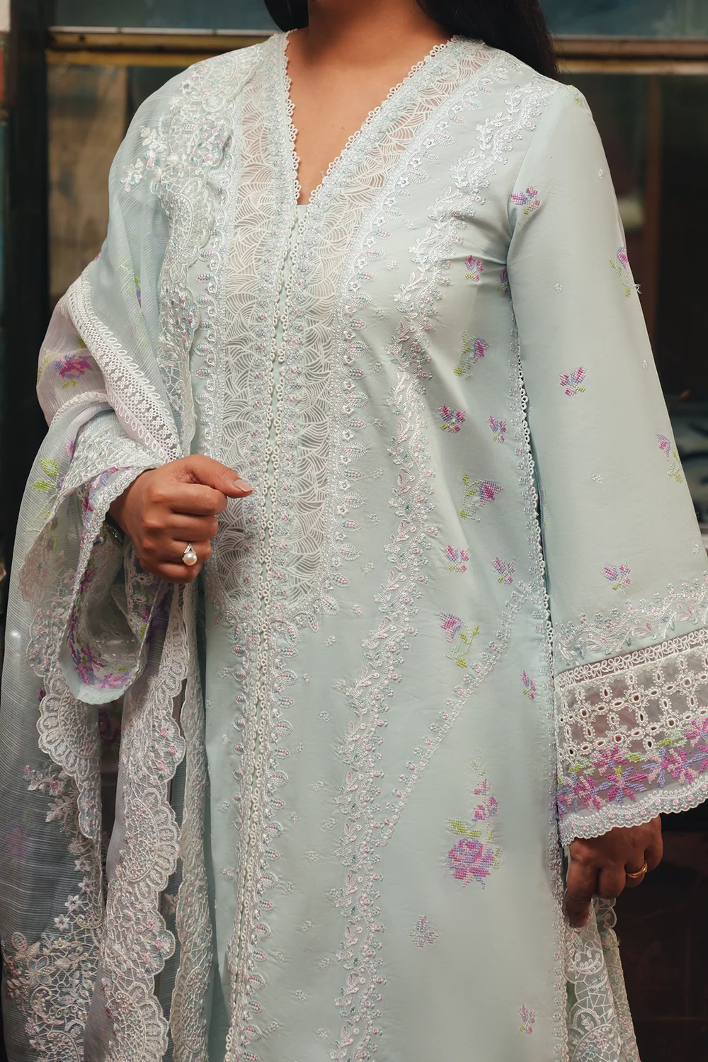 Afrozeh Grey Luxury Lawn Collection Replica - Image 3