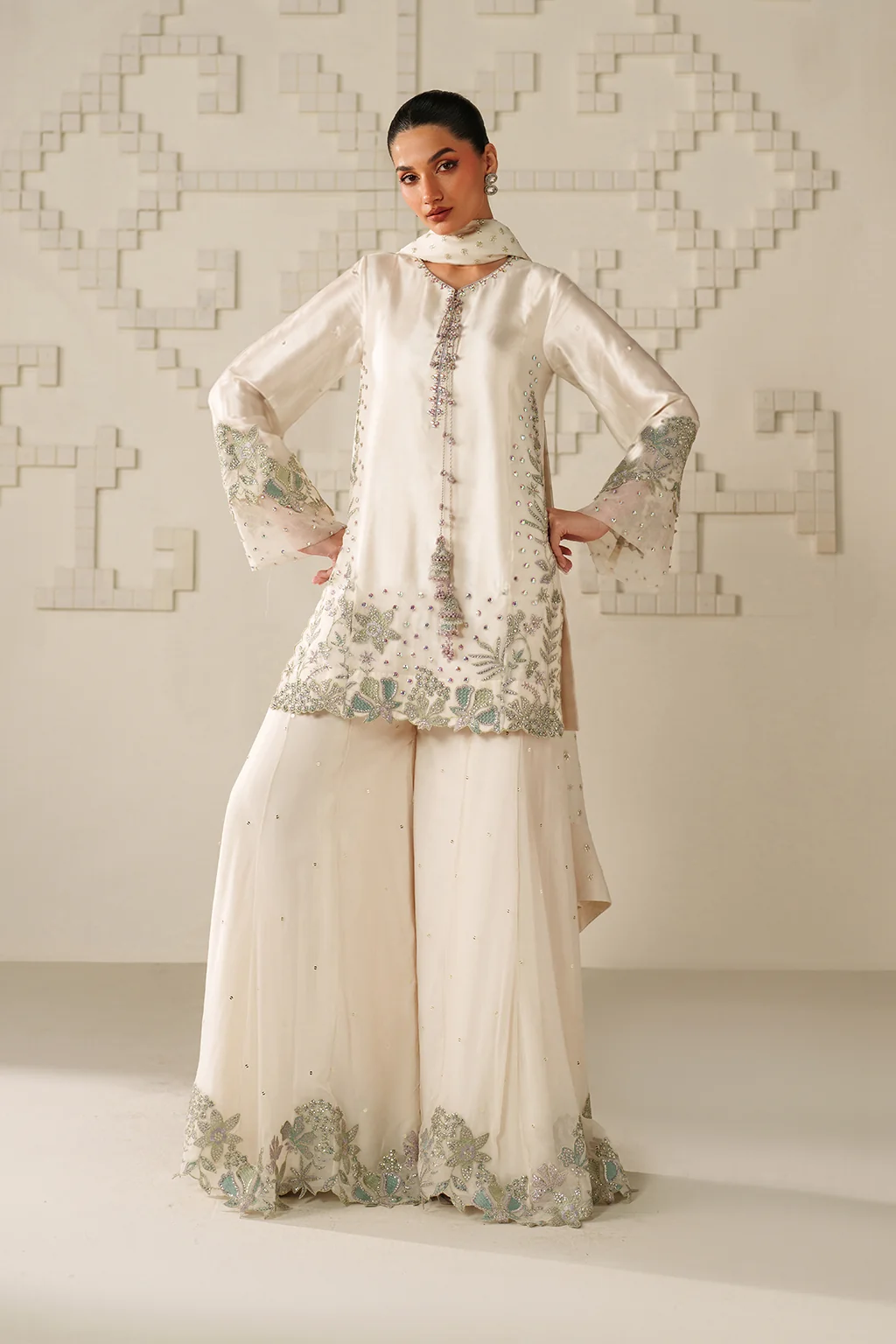 Iznik White Chiffon Formal Collection Replica - Image 3