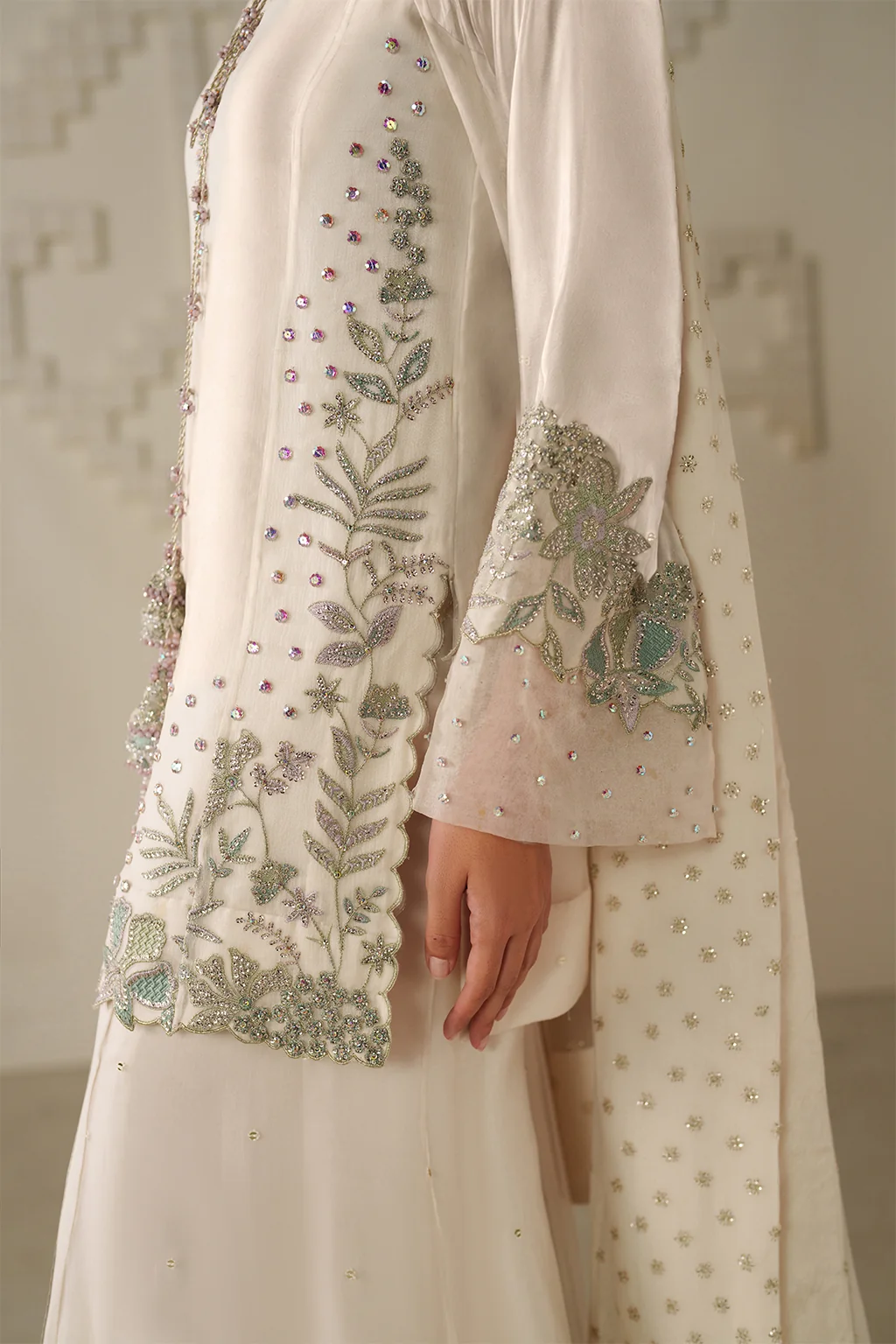 Iznik White Chiffon Formal Collection Replica - Image 5