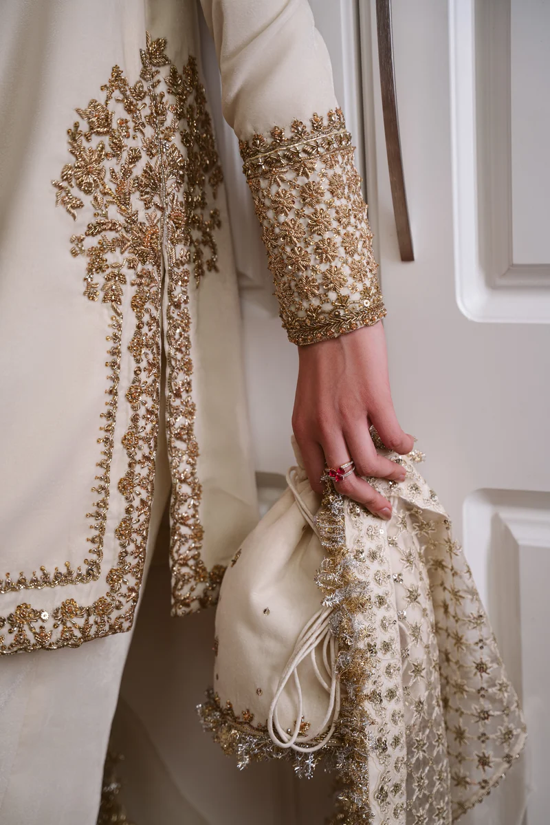 Zaib White Silky Velvet Formal Collection Replica - Image 4