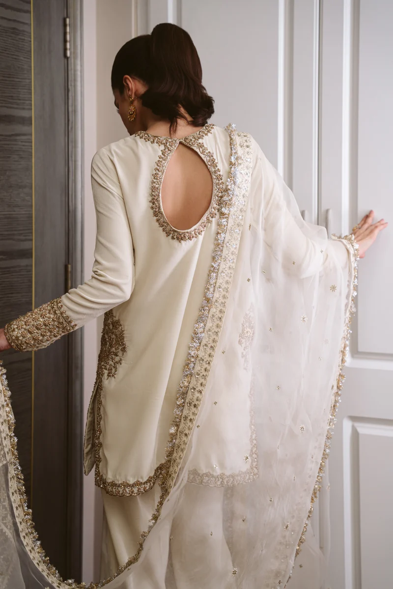 Zaib White Silky Velvet Formal Collection Replica - Image 2